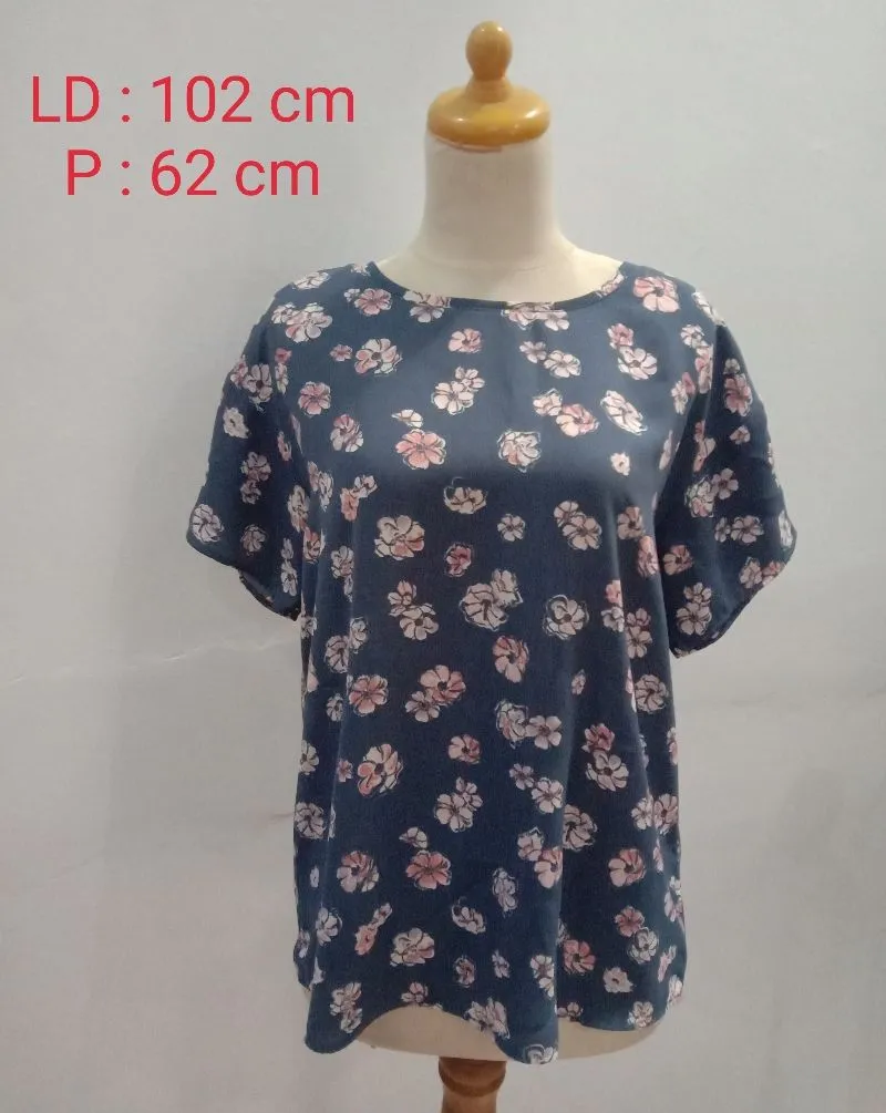 Blouse Merk Clothing & CO Preloved  photo 1
