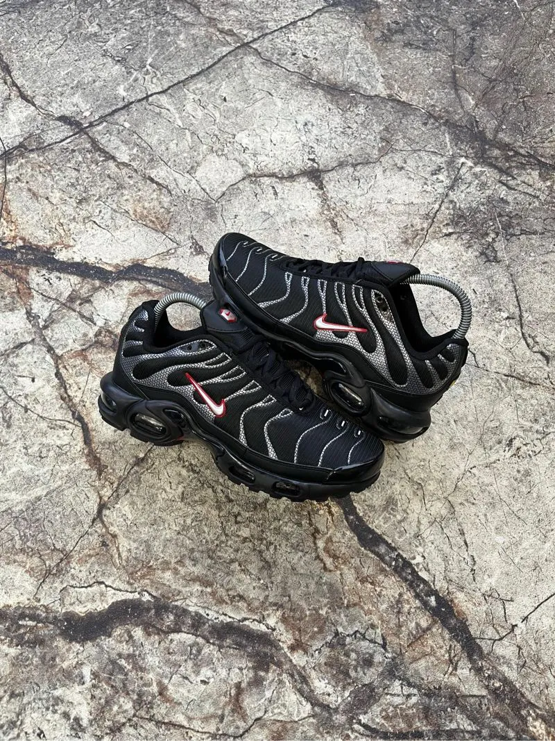 NIKE AIR MAX PLUS TN photo 1