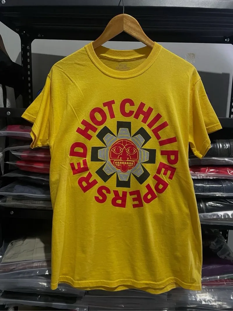 RED HOT CHILI PEPPERS photo 1