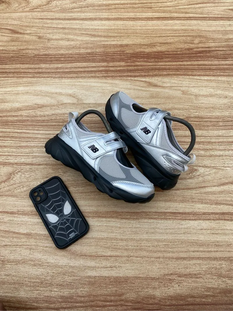 New Balance Sportswear Sneakers Wanita silver photo 1