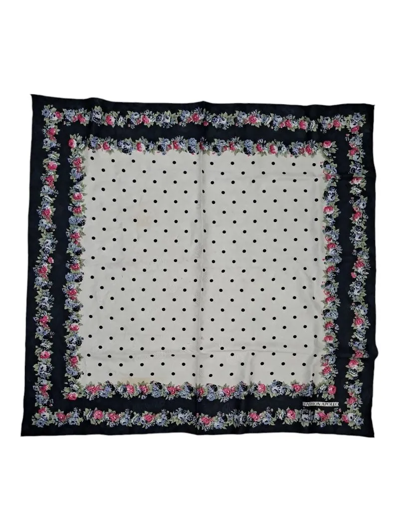 Square Scarf photo 1