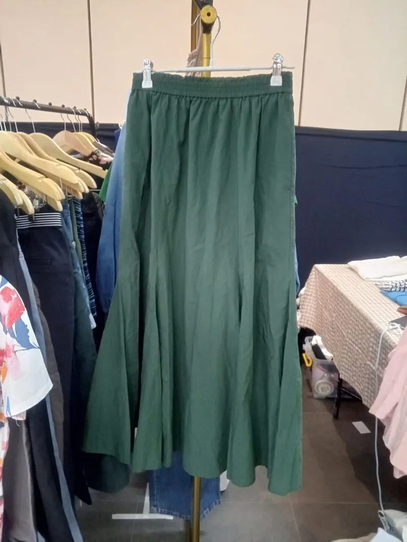 Uniqlo Casual Maxi skirt Wanita green photo 1