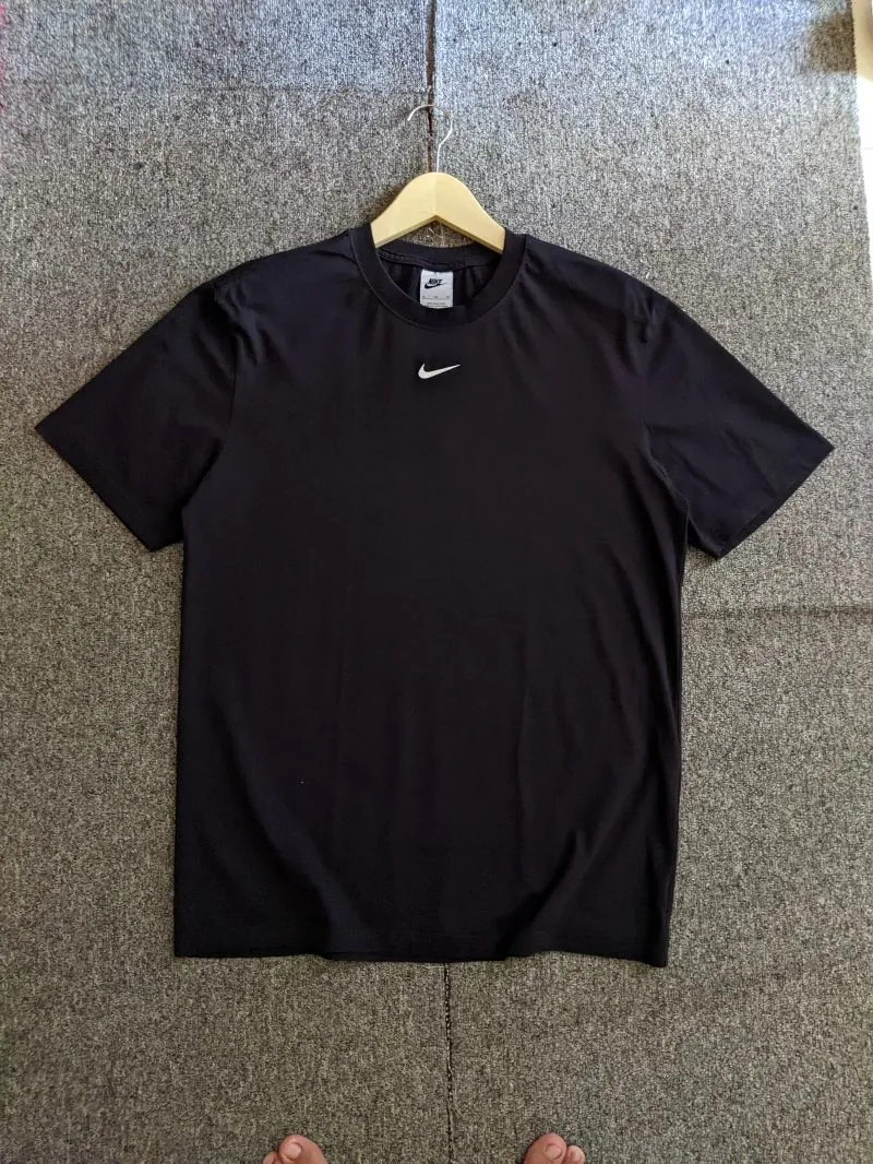 Tshirt nike center logo Preloved