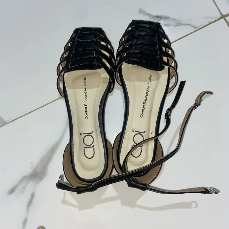 flat sandal  photo 1