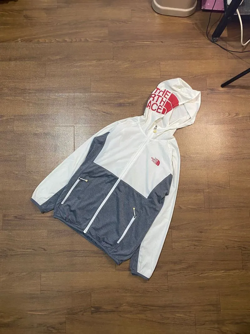 Jaket Running The North Face Parashut mantab photo 1