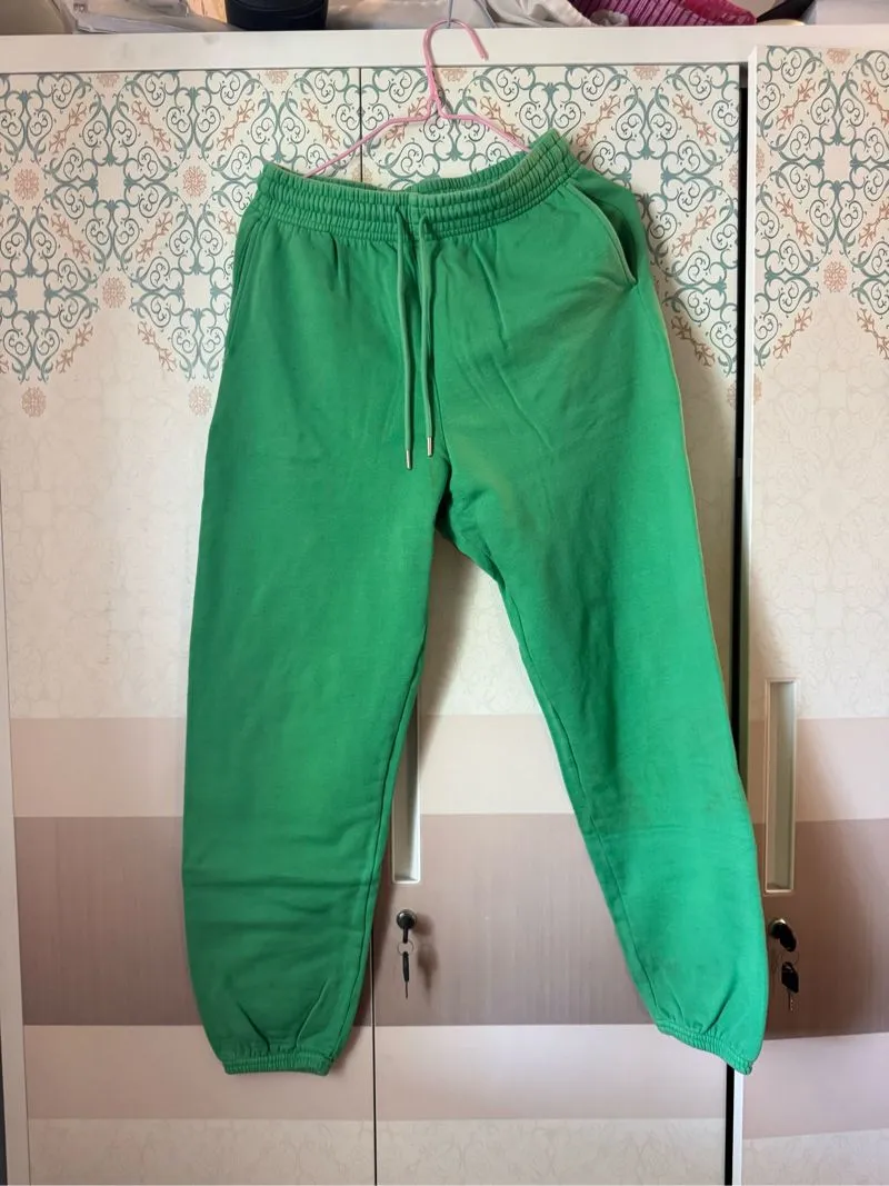 Uniqlo Sweatpants photo 1