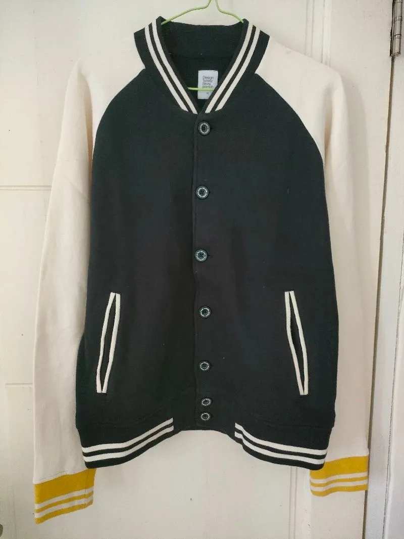 Varsity Design Tshirts Store graniph photo 1
