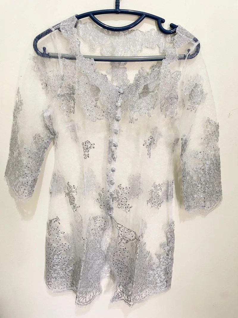 Kebaya Modern Classy Style photo 1