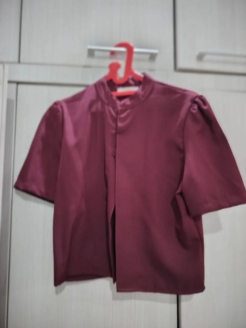 TOP MAROON WINE photo 1