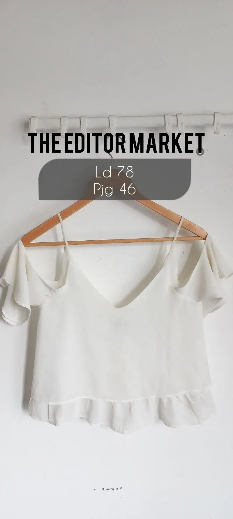 Crop top putih lengan samping photo 1