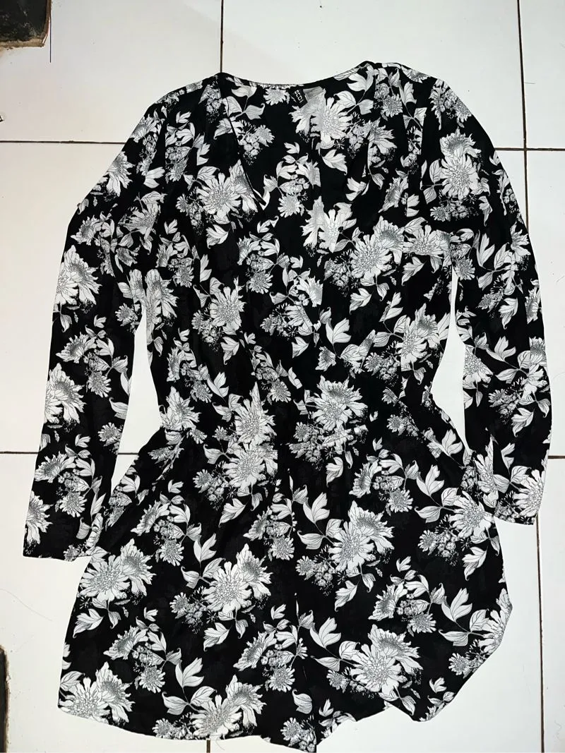 hnm mini jumpsuit photo 1