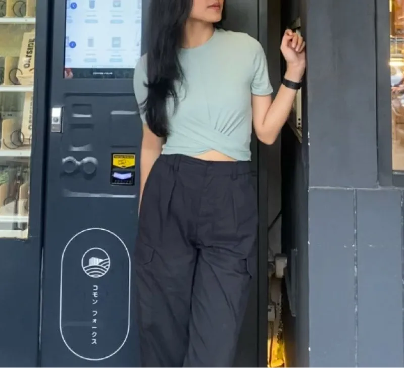 H&M crop top photo 1