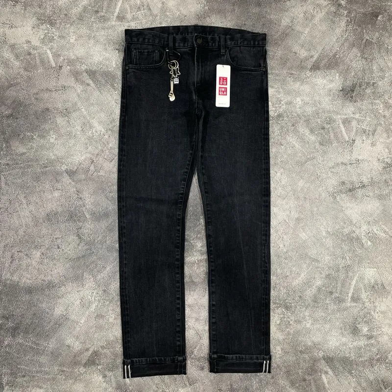 Uniqlo selvedge fading jeans hitam Preloved