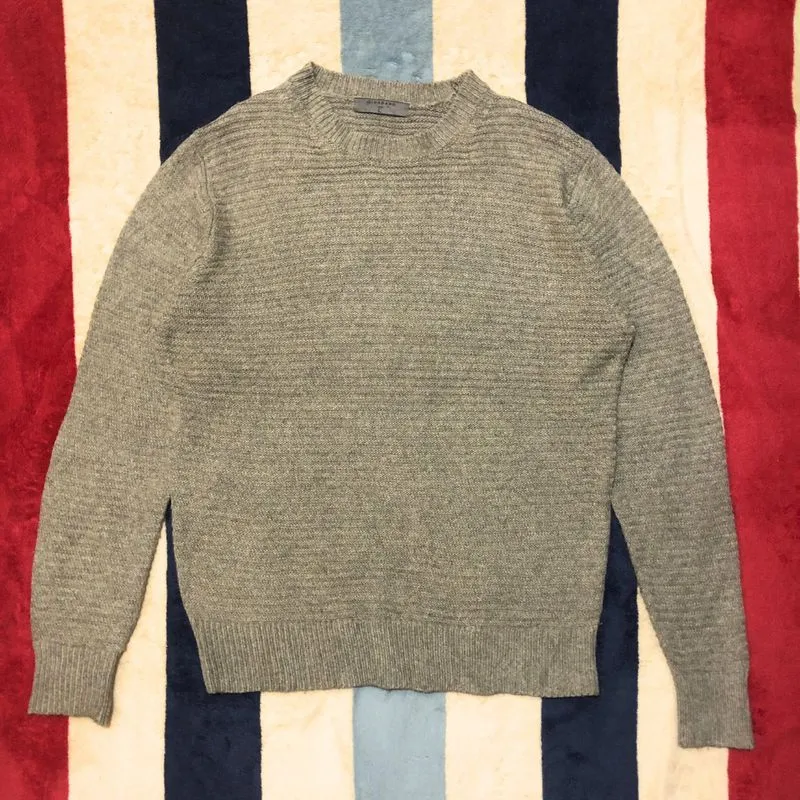 Giordano Knit Crewneck Boxy-Fit Sweater photo 1