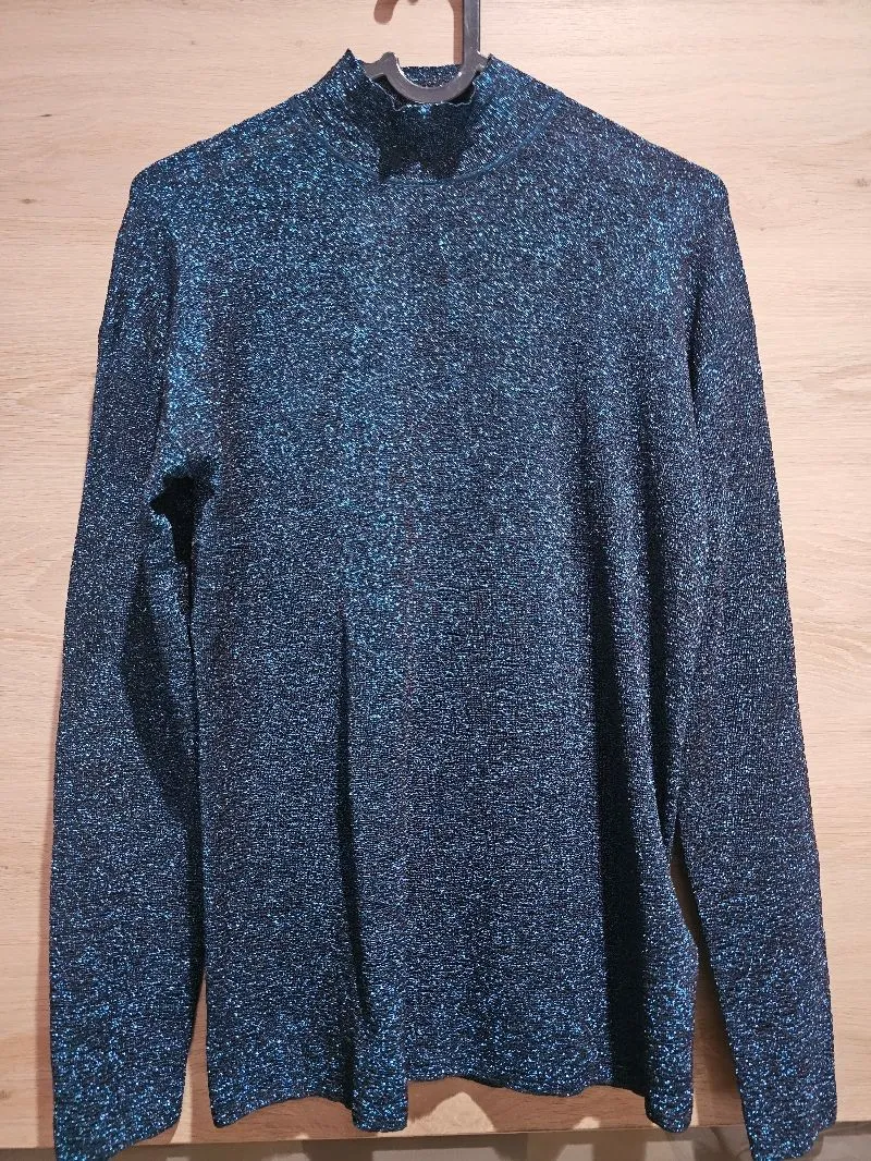 Sweater sparkling blue photo 1