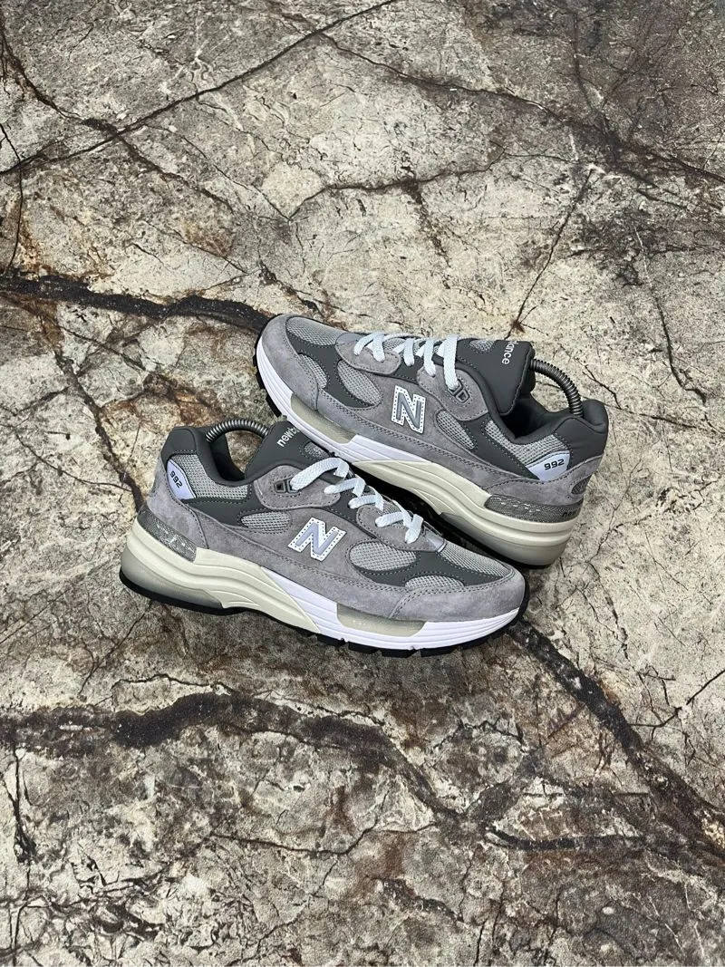 NEW BALANCE 992 USA photo 1