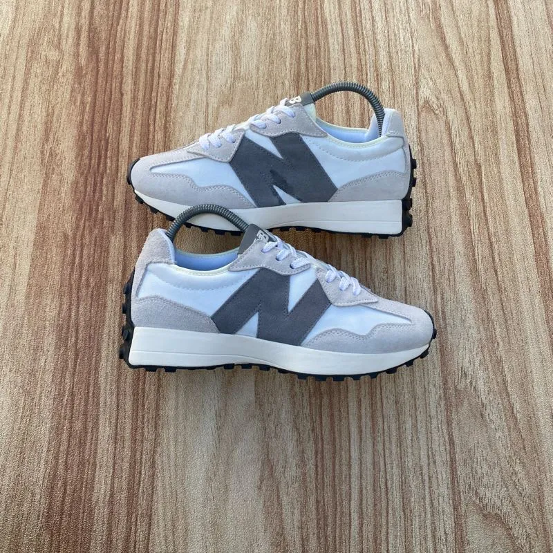 New Balance 327 photo 1