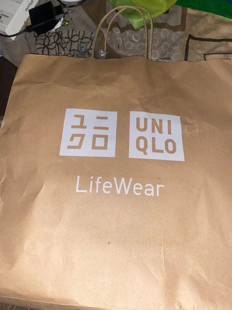 Uniqlo Luxury Casual T-shirt Pria black photo 1
