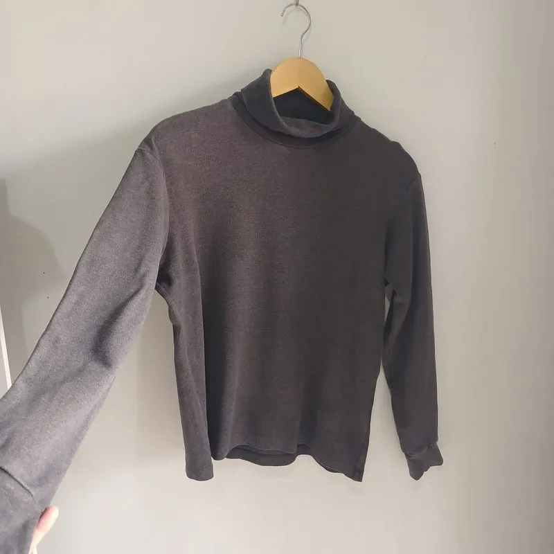 Uniqlo Brushed Cotton Turtleneck Long Sleeve T-Shirt photo 1