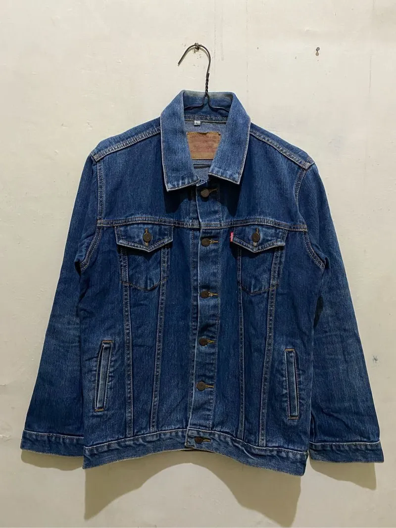 Levis trucker photo 1
