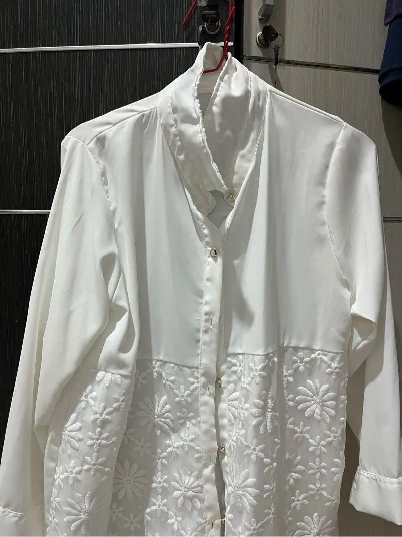 Blouse putih renda photo 1