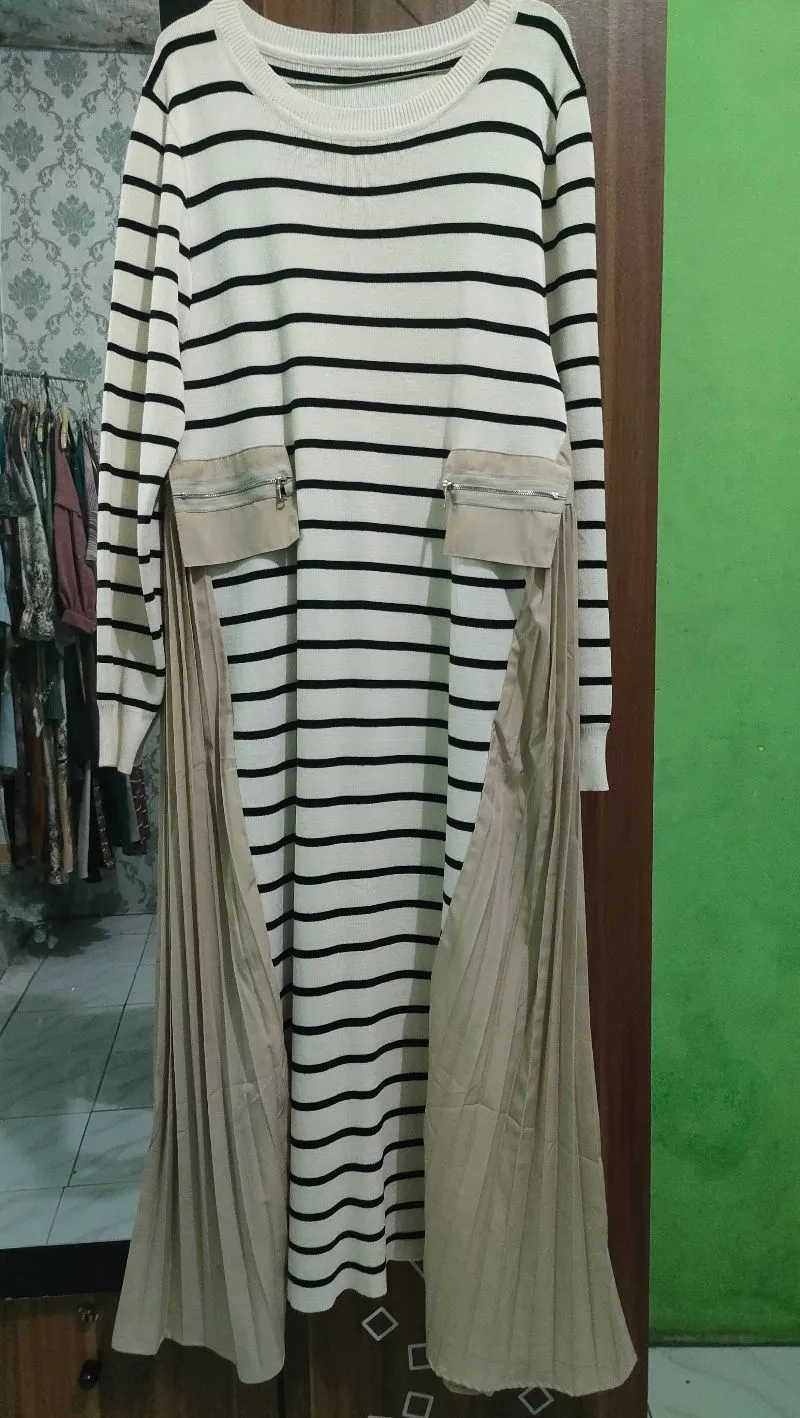 Dress photo 1