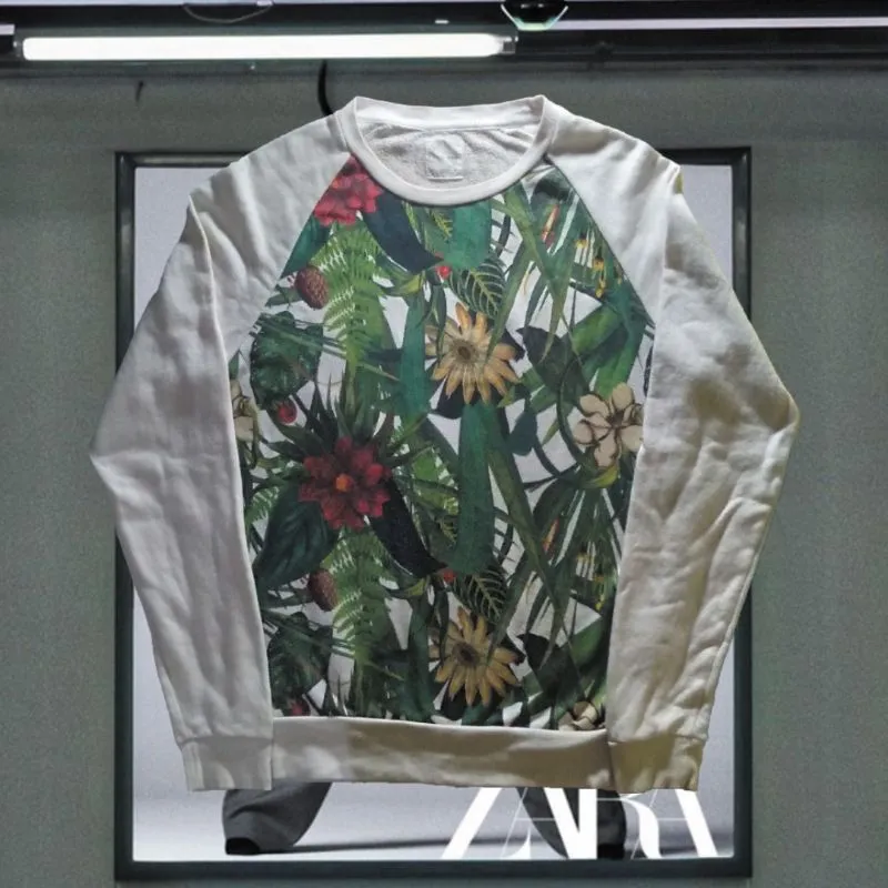 Zara Unisex Crewneck Medium fit Small photo 1