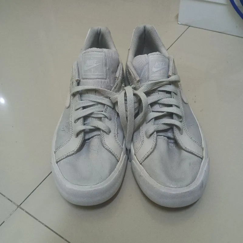 Nike Second Preloved Shoes Original Full white Size 43 photo 1