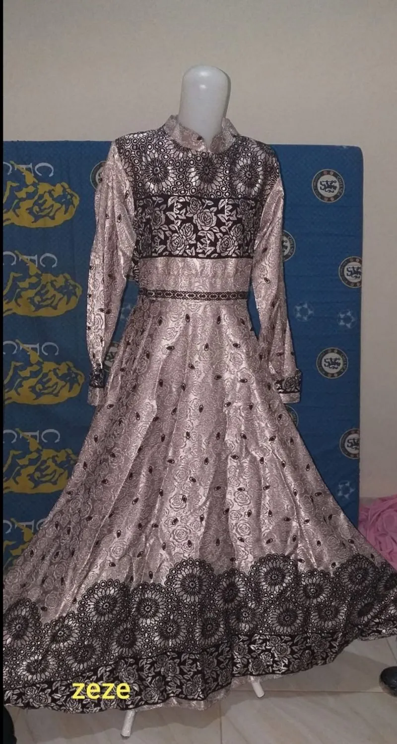 Gaun / dress photo 1