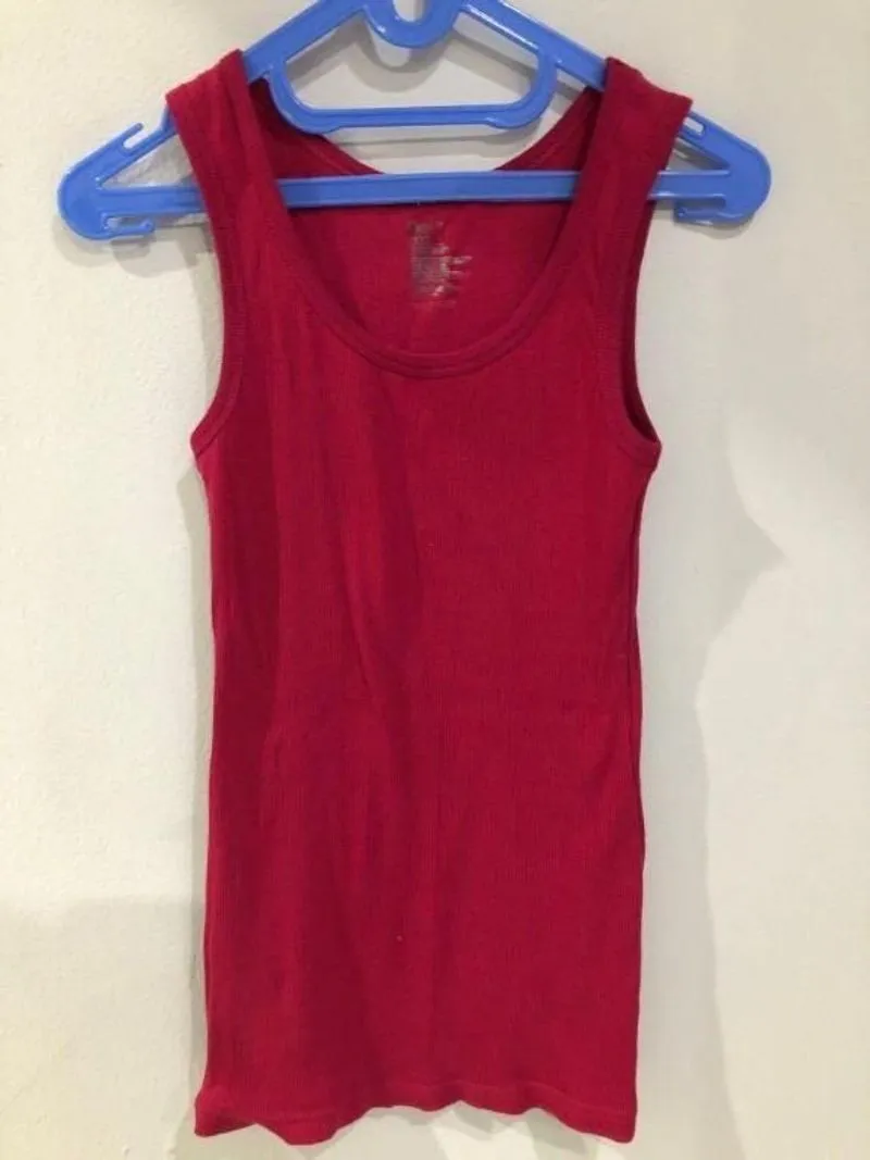 GAP Maroon Knit Top Size M photo 1