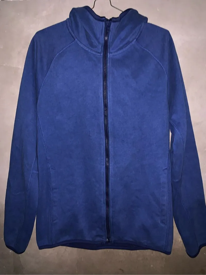 Uniqlo tech photo 1