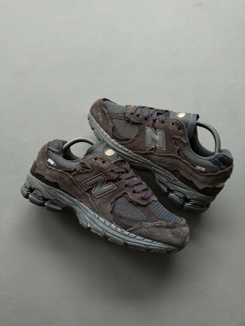 new balance 2002r photo 1