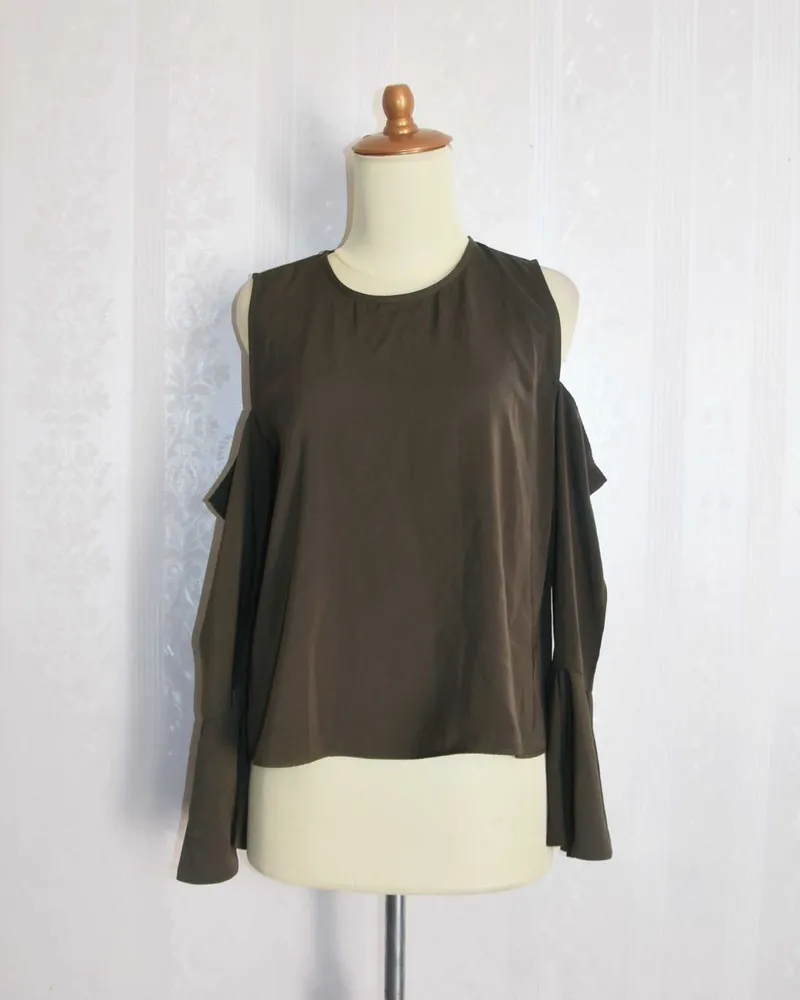 LOVE BONITO Green army bell sleeve photo 1