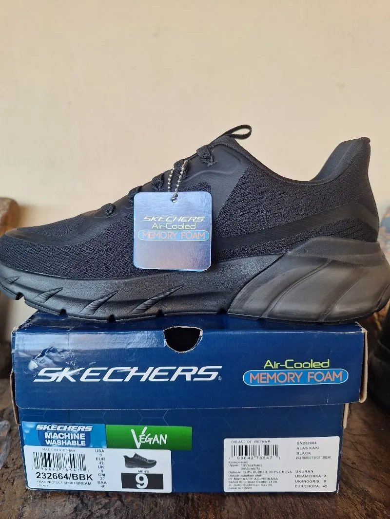 Skechers max protect black photo 1