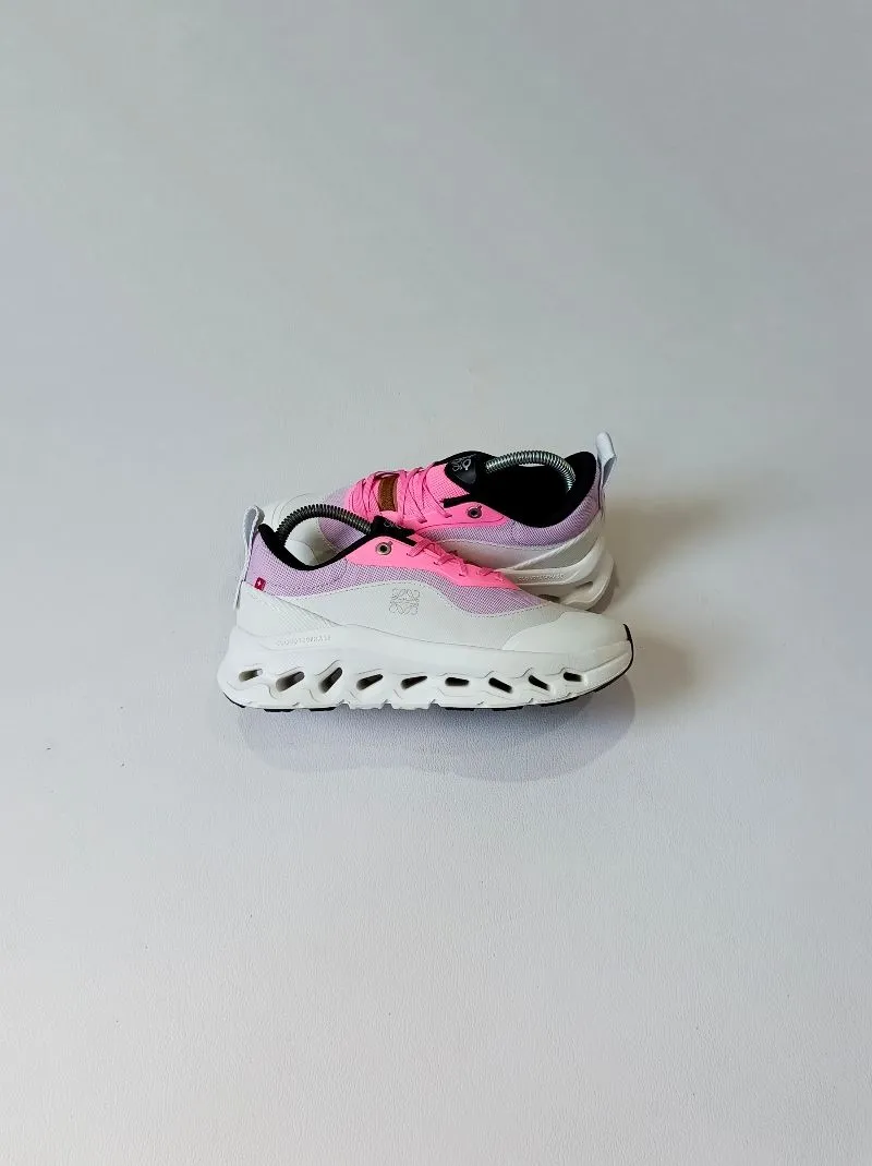 Oncloud Running x Loewe Cloud Tilt 2 pink White photo 1