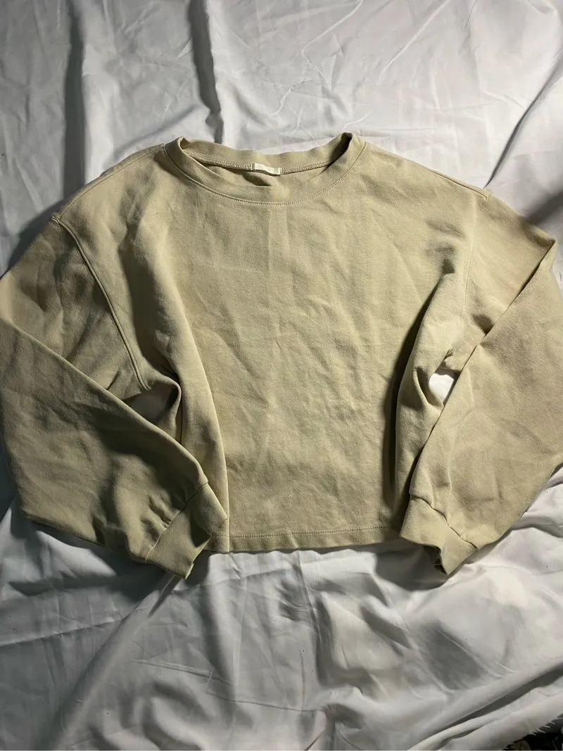 GU sweater top photo 1