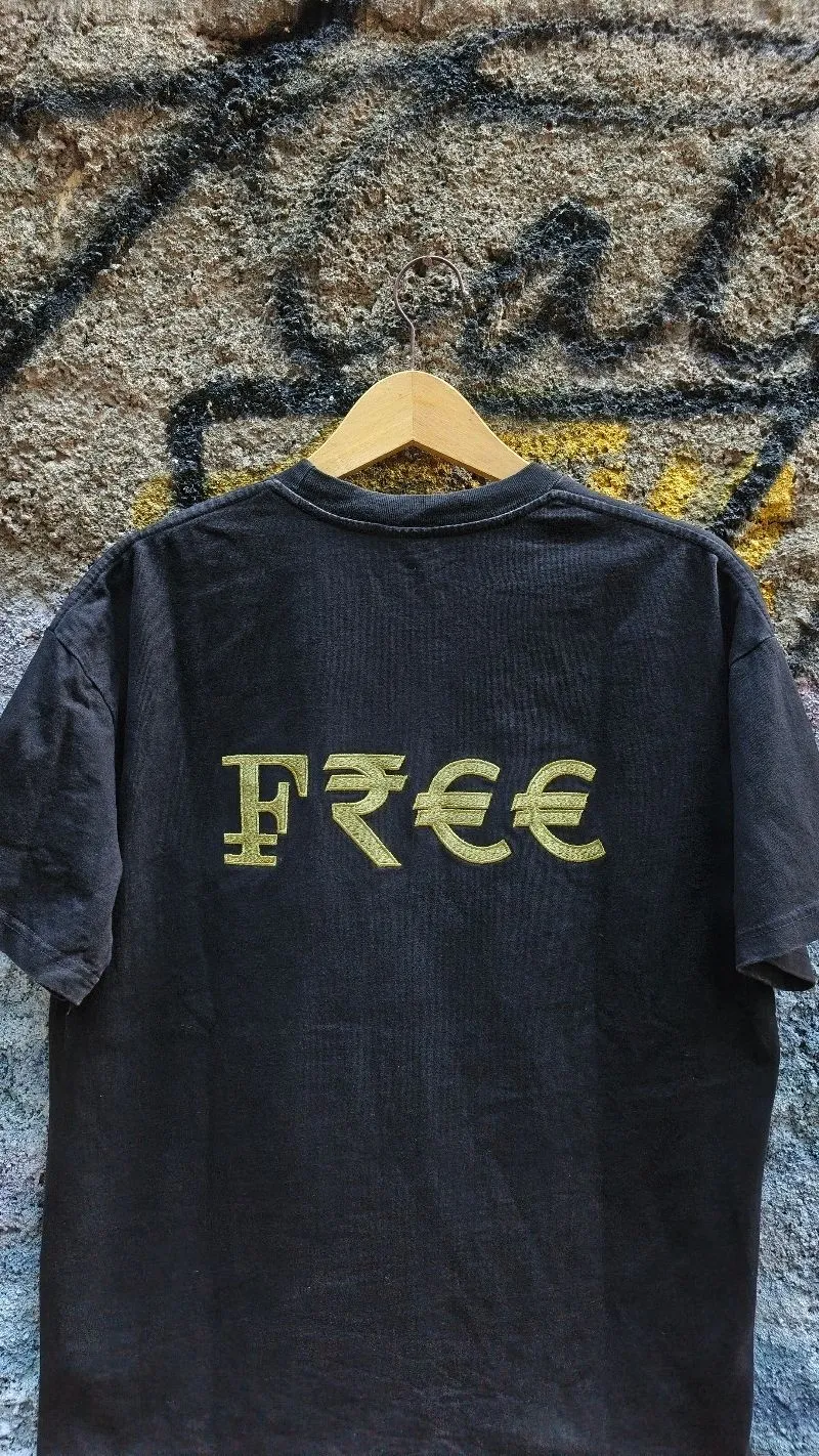 VETEMENTS photo 1