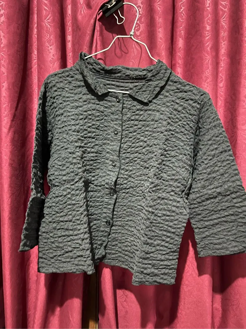 preloved kemeja hitam waffle photo 1
