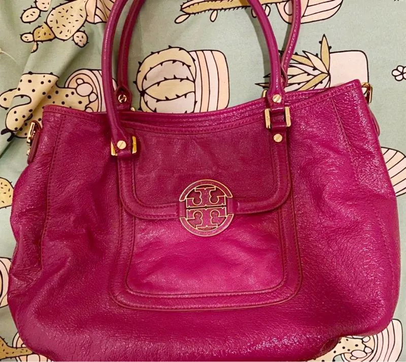 NWT 100% Authentic Genuine Leather Tory Burch Amanda, Magent photo 1