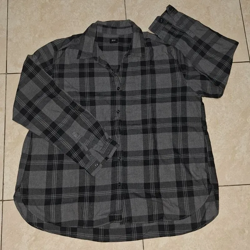 Kemeja Flannel Kotak Dark Grey — Uniqlo photo 1
