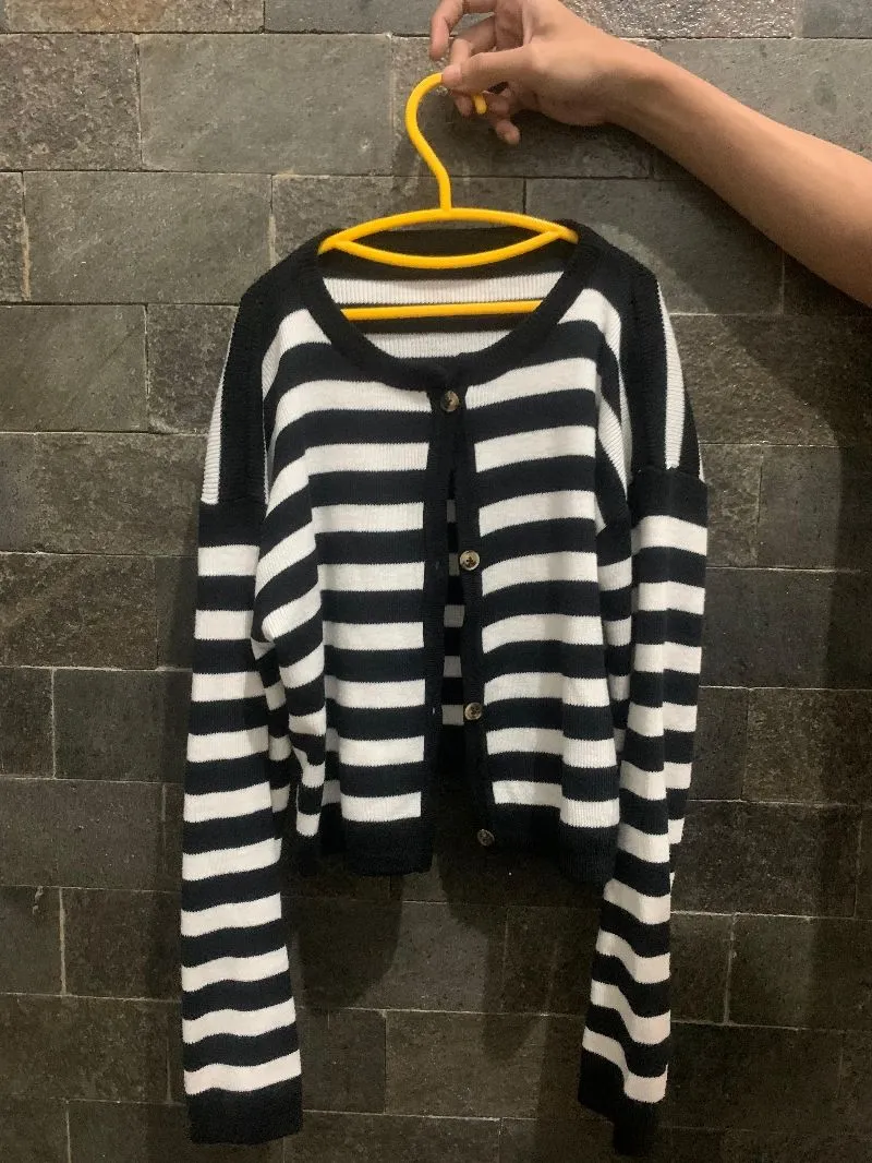 Cardigan photo 1