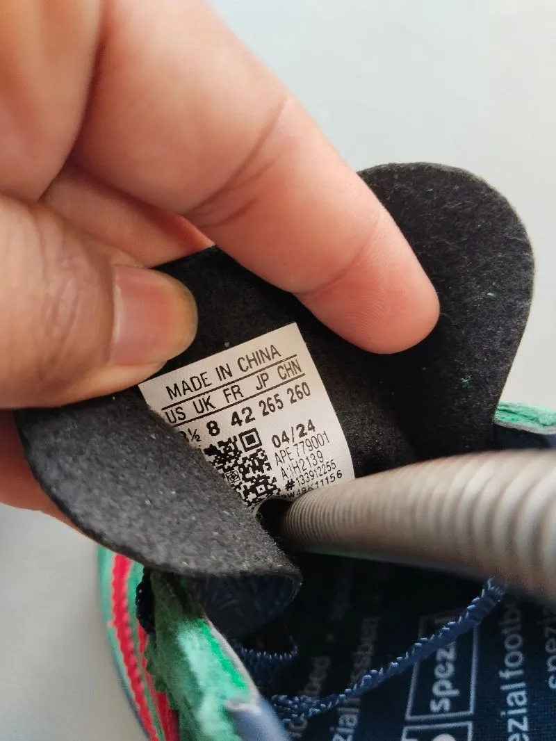 adidas black burn Preloved