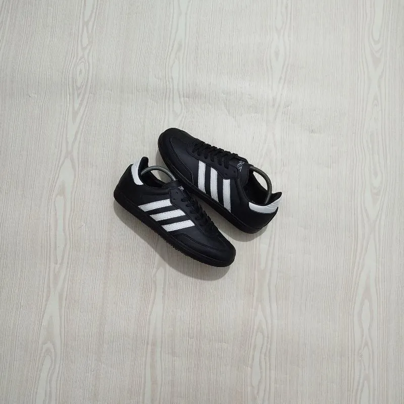 Adidas samba photo 1