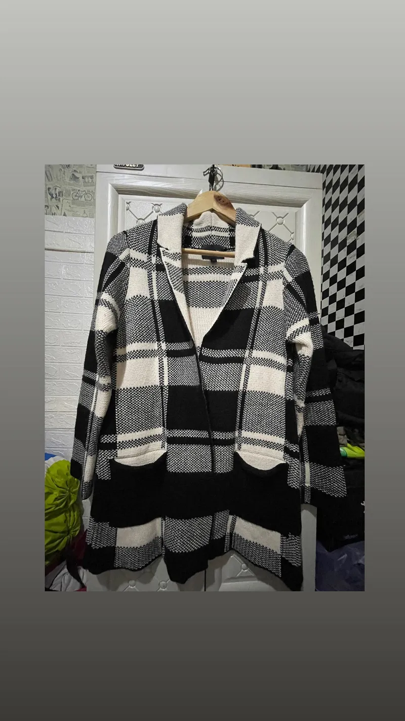 Stradivarius Vintage Blazer Wanita white black photo 1