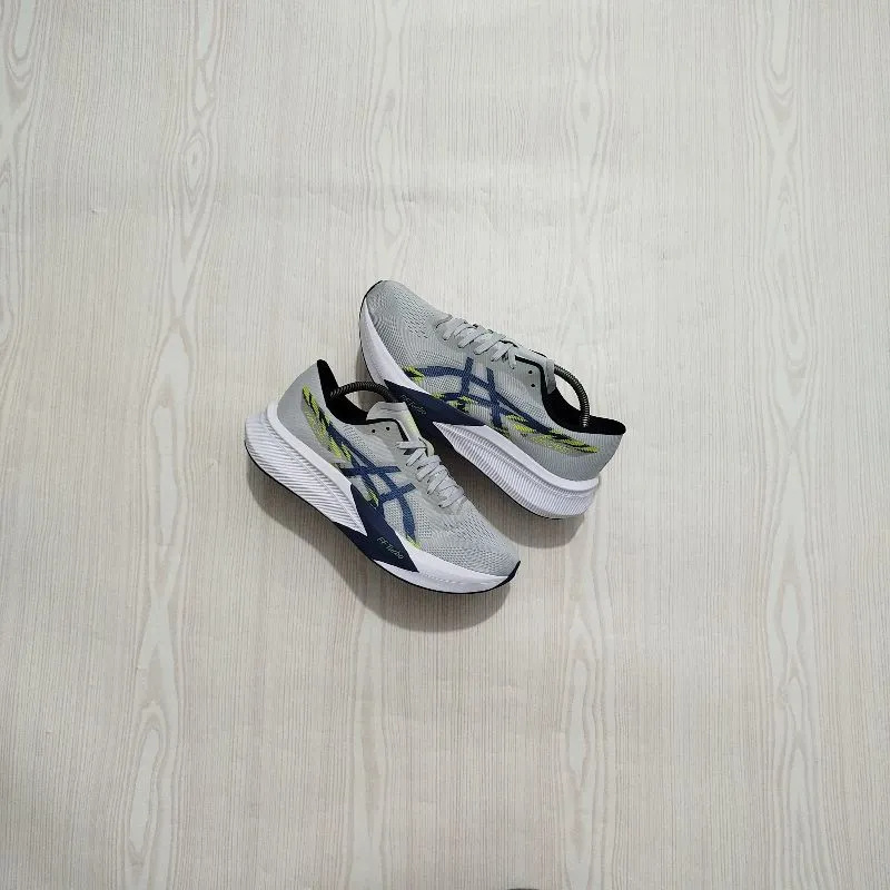 Asics magic speed photo 1