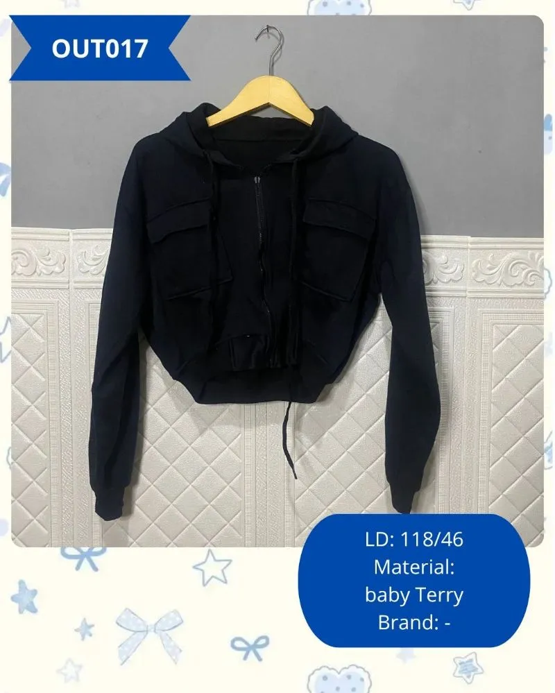 Hoodie Crop Hitam photo 1