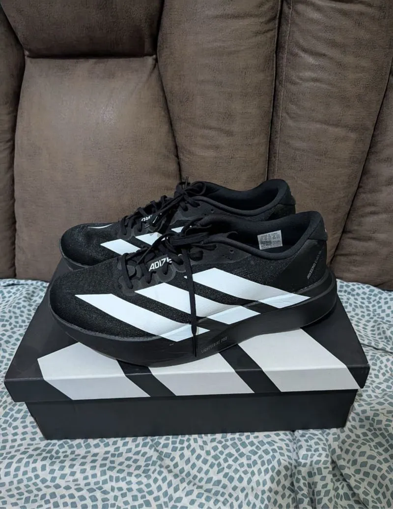 Adidas Streetwear Sportswear Sneakers Pria white black photo 1