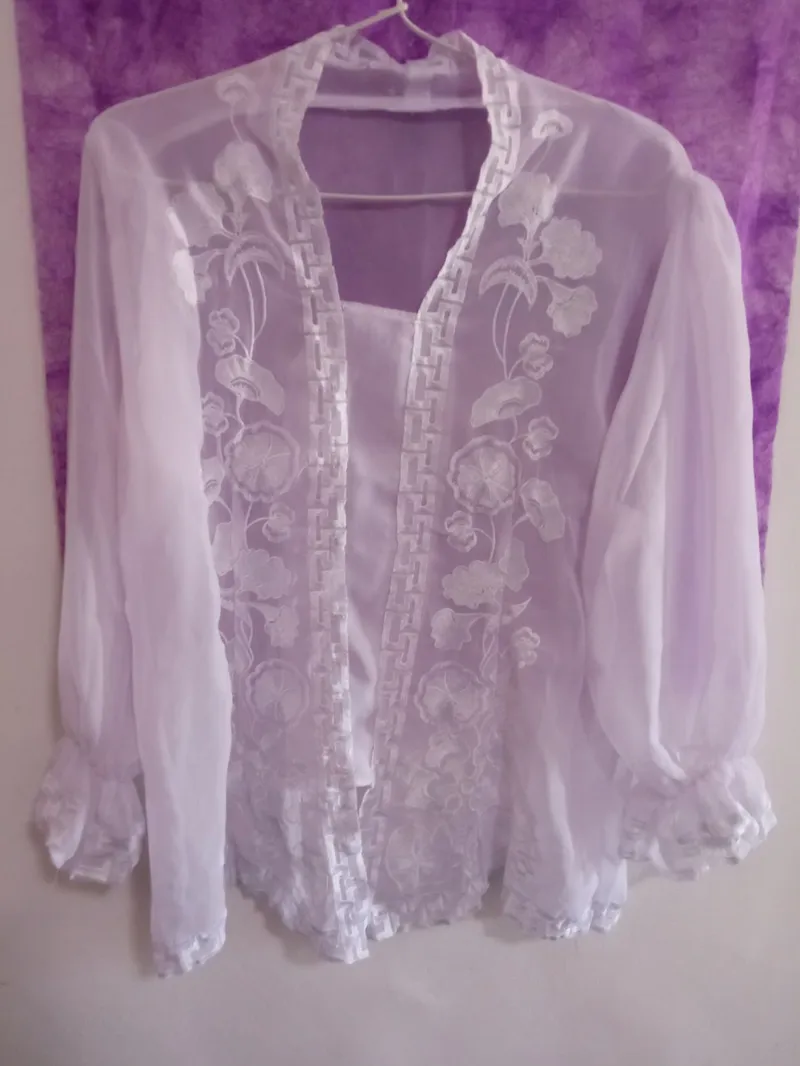 Pakaian adat Kebaya Wanita white photo 1