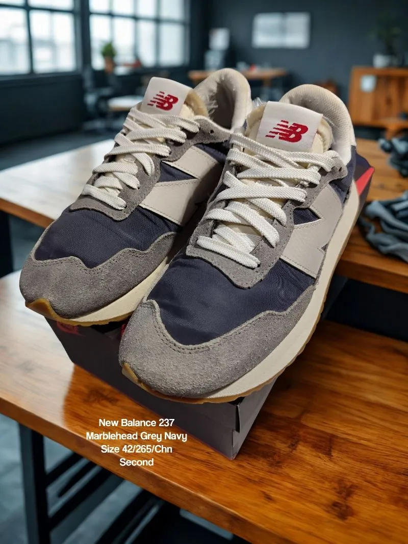 New Balance 237, Marblehead Grey Navy, Size 42