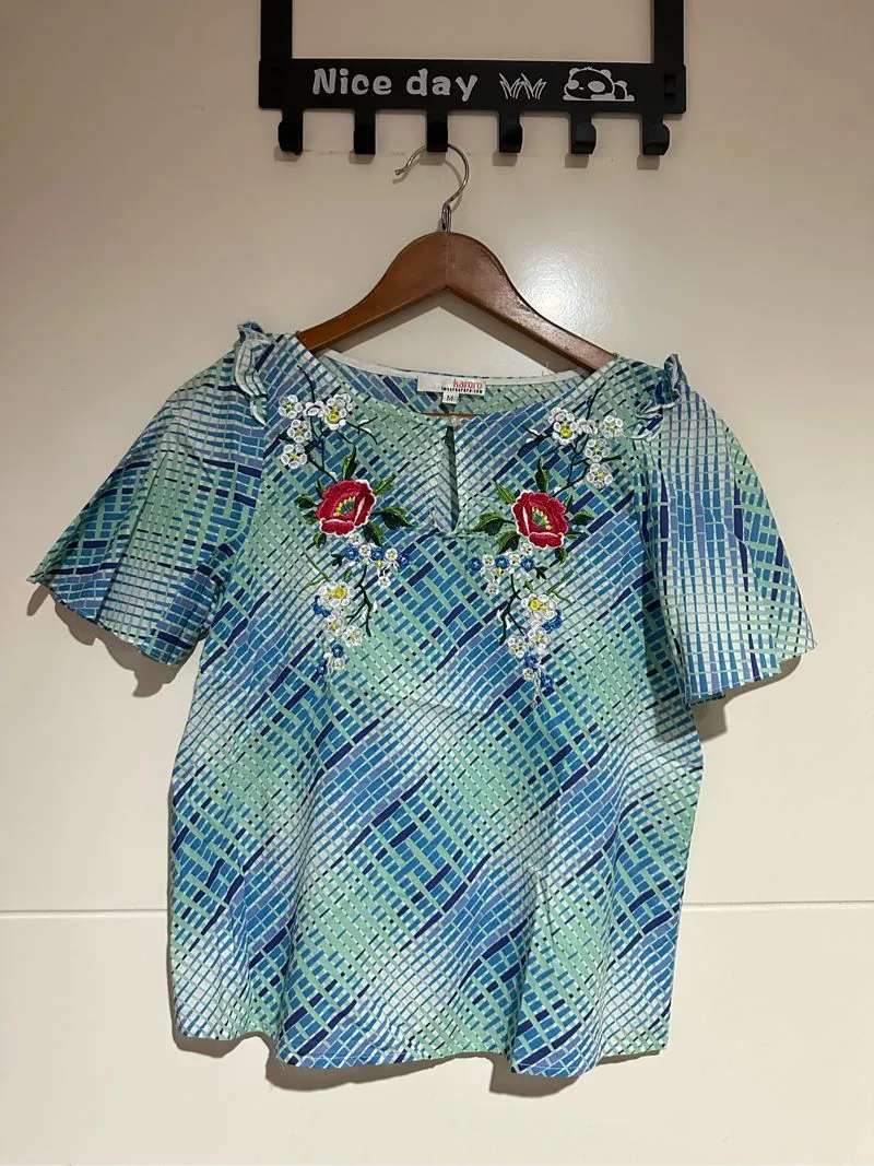 Karoro batik top photo 1